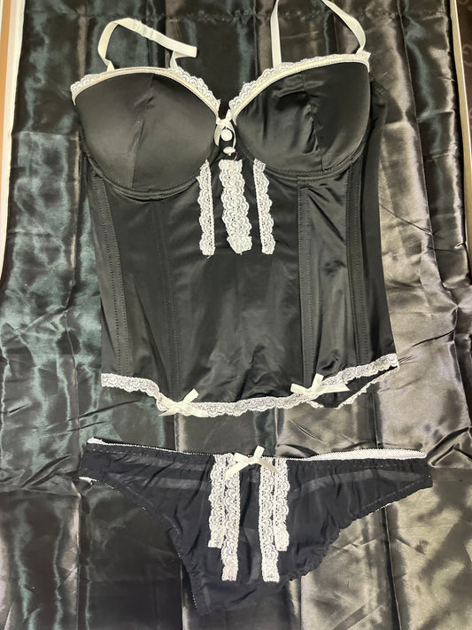 2-Piece Black and White Corset Lace Lingerie Fashion Set