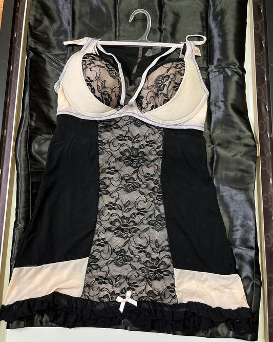 2-Piece Black and White Lace Lingerie Fashion Set